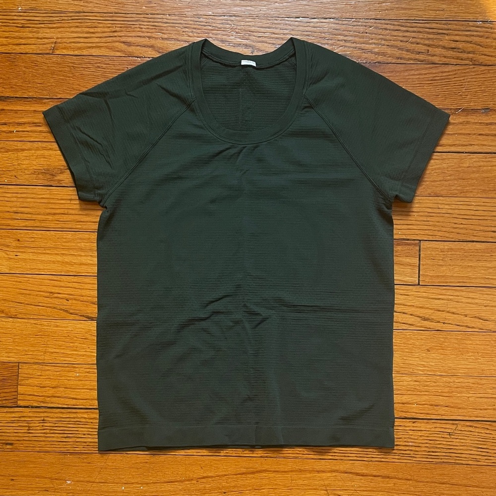 Lululemon Swiftly Tech Short-Sleeve Shirt 2.0 Waist Length, Size 6 in Green